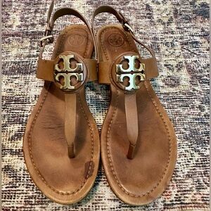 Tory Burch Claire Flat Thong Tan Sandal
Size 8.5